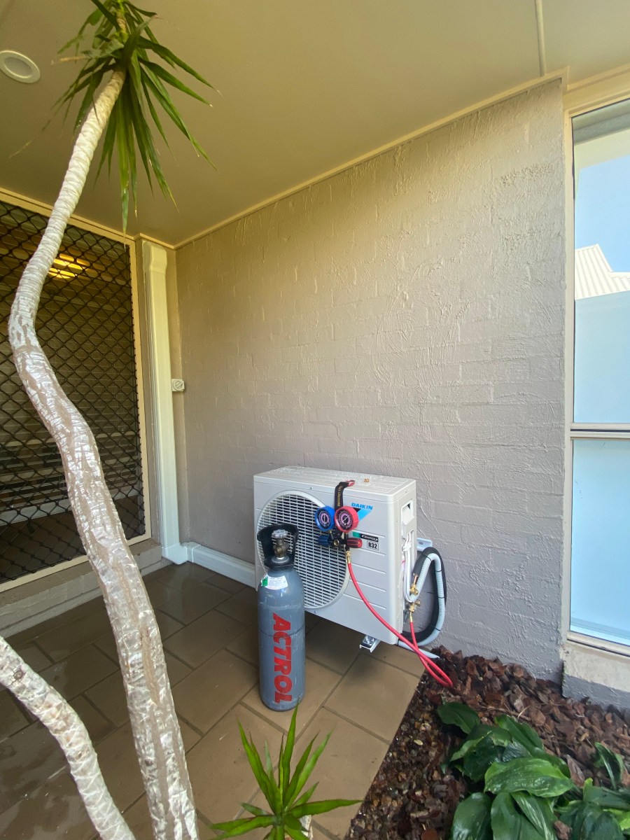 Ducted system vent installation